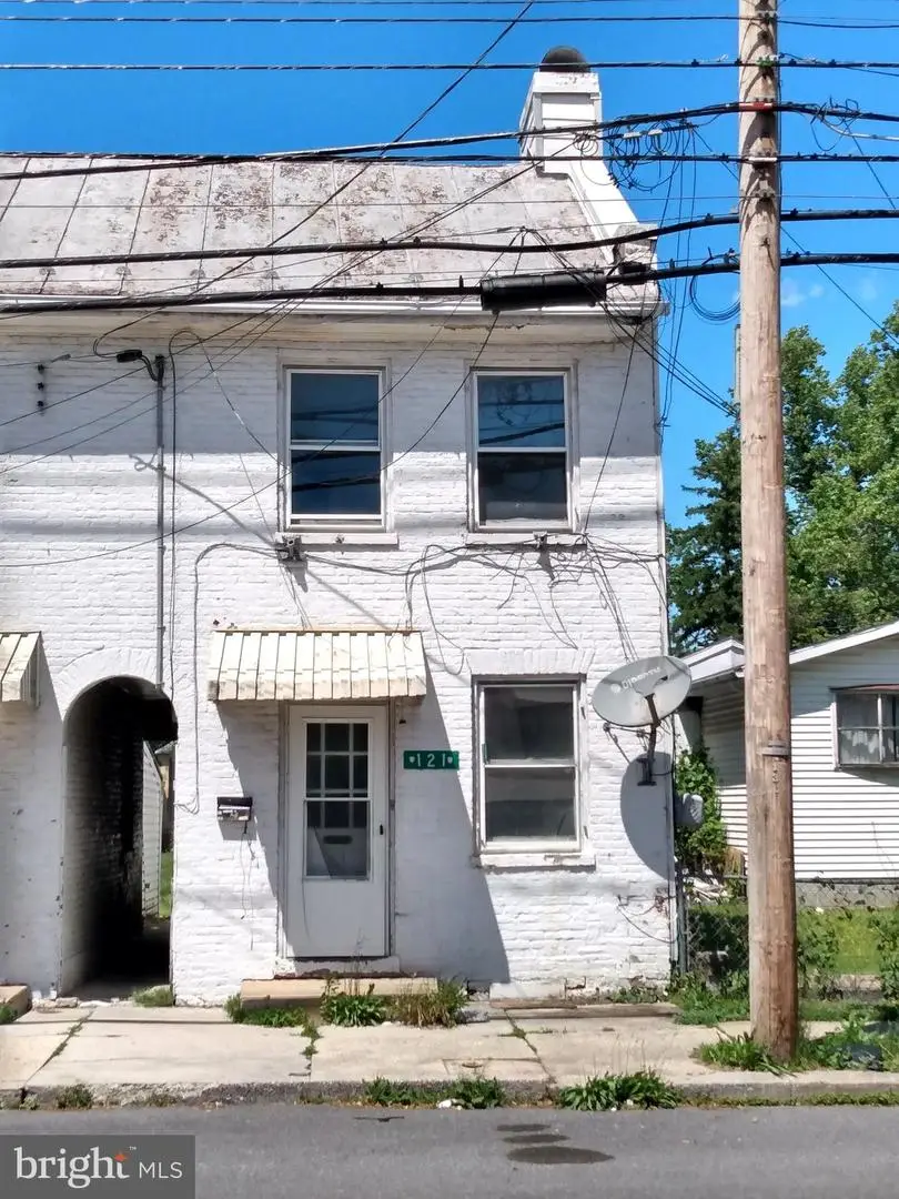 121 W King St, Chambersburg, PA 17201 - #1