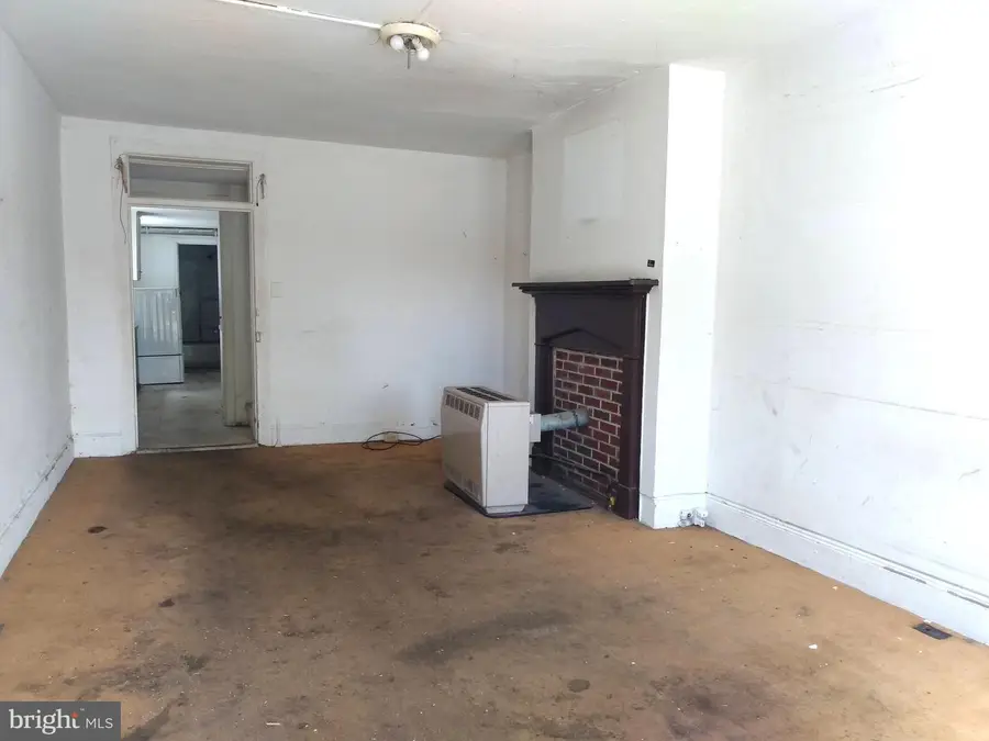 121 W King St, Chambersburg, PA 17201 - #3