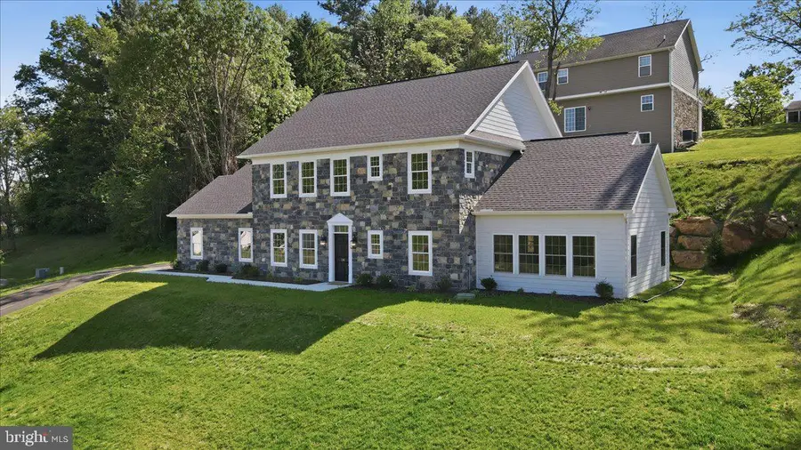 130 Woodbriar Dr, Chambersburg, PA 17202 - #2