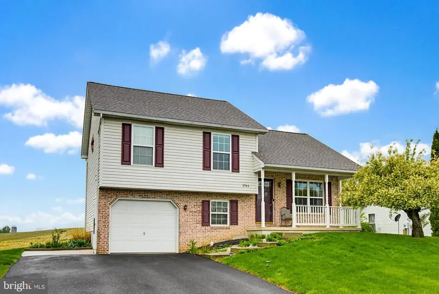 3744 Mountain Shadow Cir, Fayetteville, PA 17222 - #2