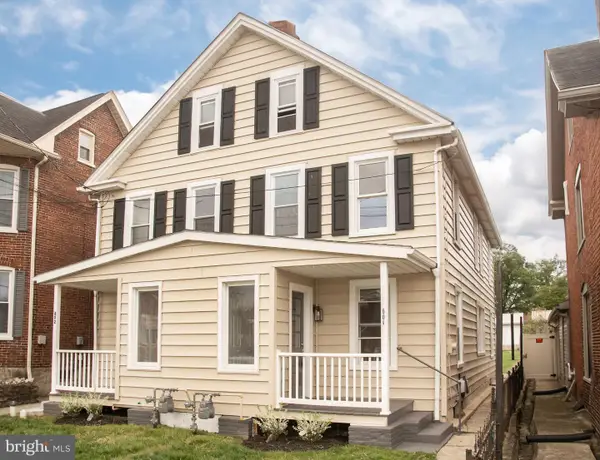 604 W Main St, WAYNESBORO, PA 17268