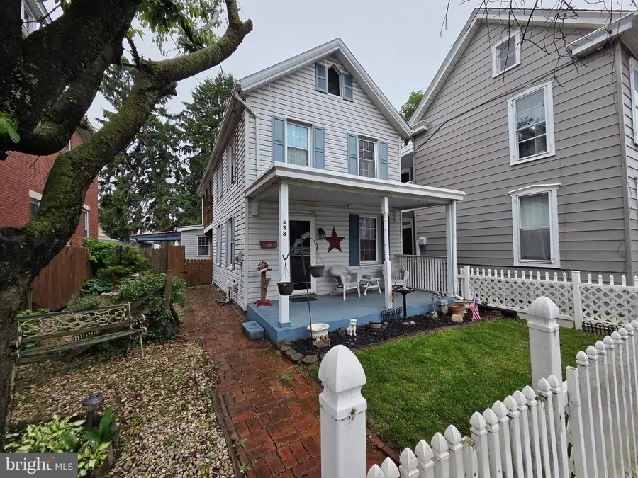538 E E Queen Street, Chambersburg, PA 17201 - #2