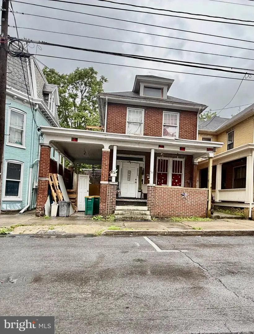 20 W Washington St, Chambersburg, PA 17201 - #1