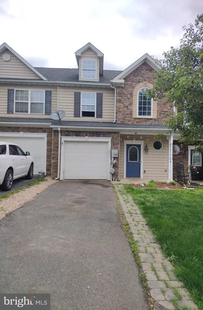 204 Whitley Dr, Chambersburg, PA 17201 - #1