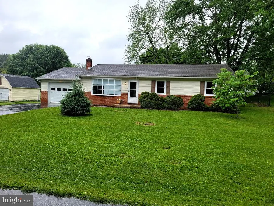 160 Echo Dr, Chambersburg, PA 17202 - #3