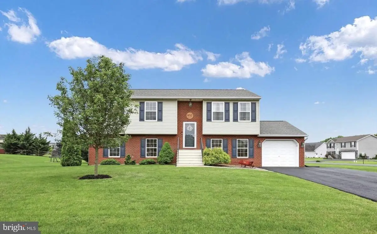 852 Bristol Drive, Greencastle, PA 17225 - #1