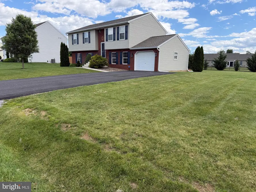 852 Bristol Drive, Greencastle, PA 17225 - #2