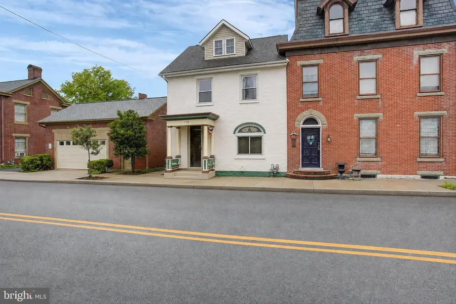 118 N Carlisle St, Greencastle, PA 17225 - #2