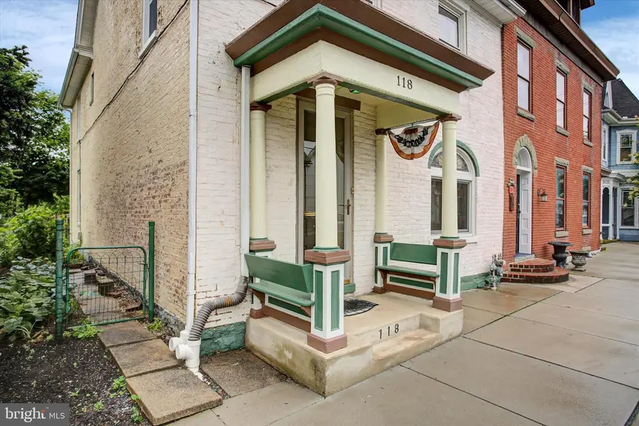 118 N Carlisle St, Greencastle, PA 17225 - #3