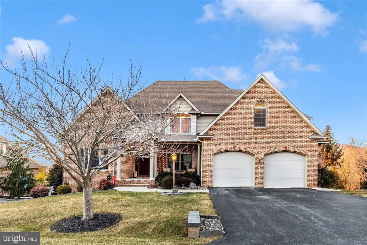 11067 Weatherstone Dr, Waynesboro, PA 17268 - #1