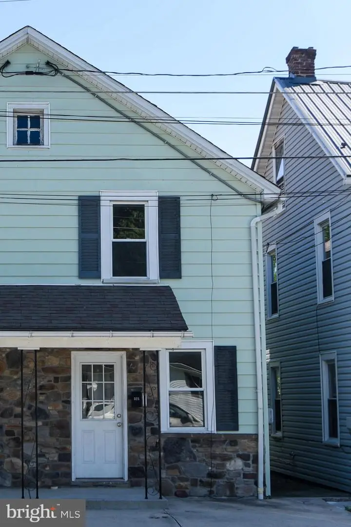 325 Fourth St, Waynesboro, PA 17268 - #3