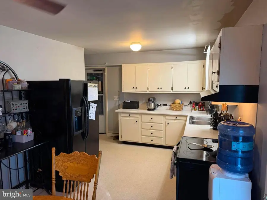 826 Crescent Dr, Shippensburg, PA 17257 - #3