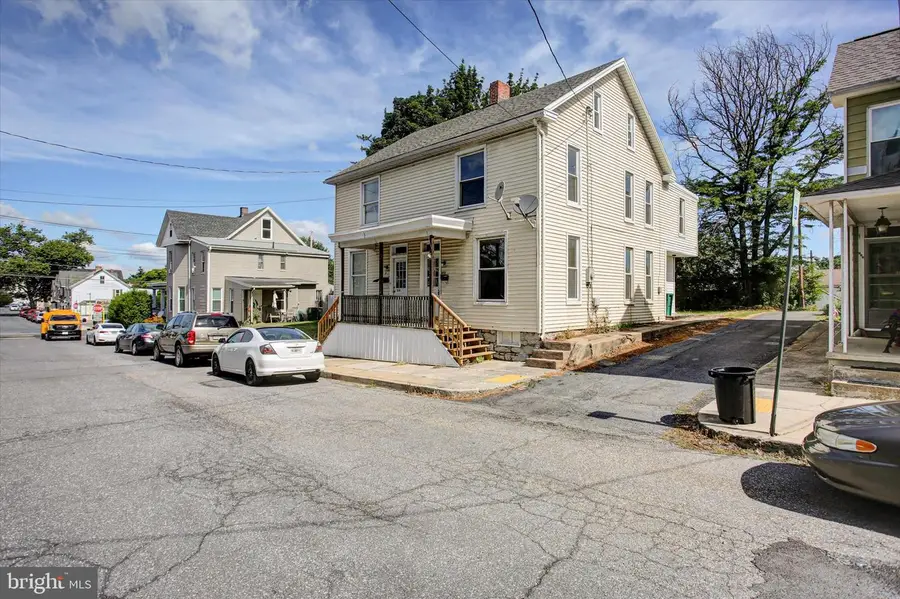 219-221 Garfield St, Chambersburg, PA 17201 - #3