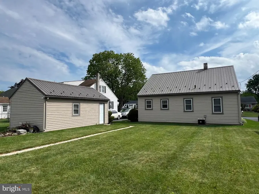 1147 Stanley Ave, Chambersburg, PA 17201 - #3