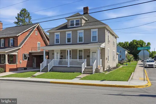 254-256 E Madison St, CHAMBERSBURG, PA 17201