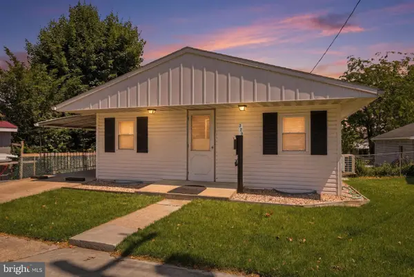 329 E Garfield Street, CHAMBERSBURG, PA 17201