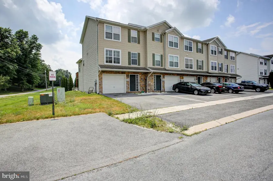 3598 Pinecrest Ct, Fayetteville, PA 17222 - #2