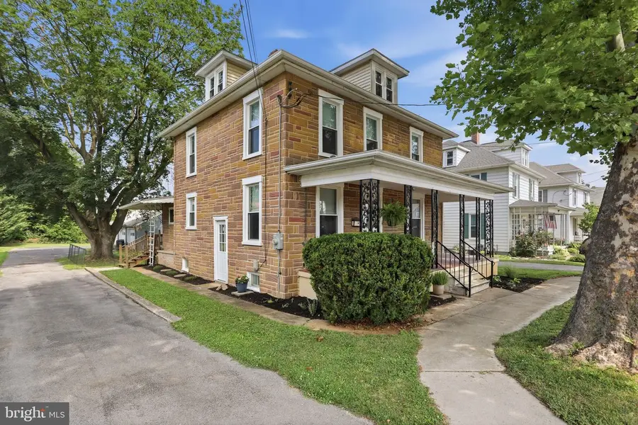 552 N Allison St, Greencastle, PA 17225 - #3