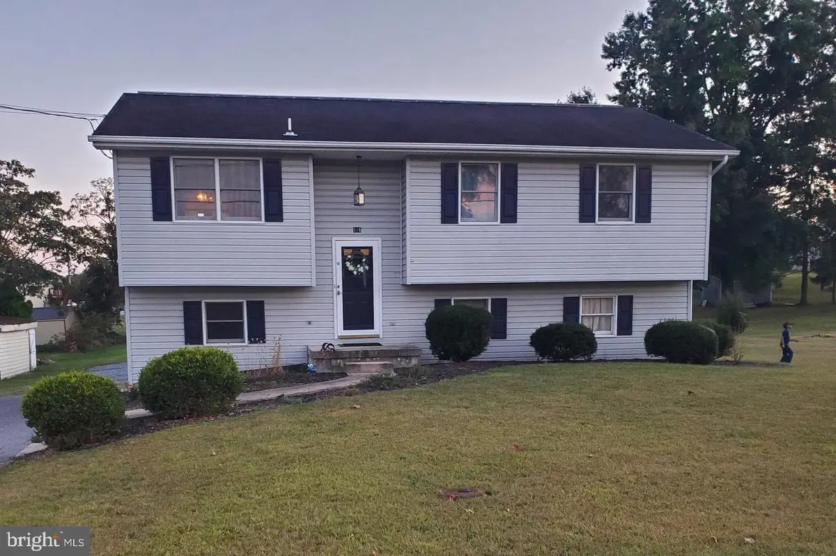 516 Hamilton Ave, Chambersburg, PA 17202 - #1