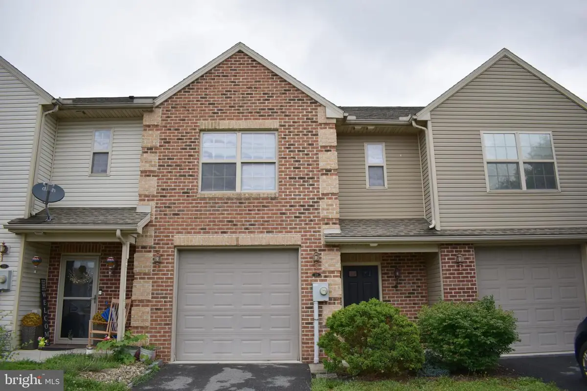 218 Meriweather Dr, Greencastle, PA 17225 - #1