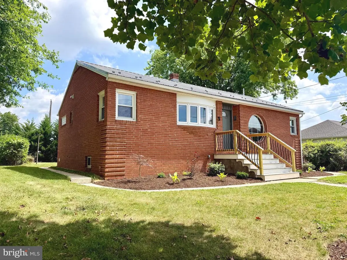 501 Hamilton Ave, Chambersburg, PA 17202 - #1