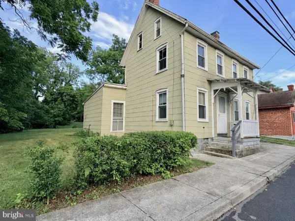 213 S S Fayette Street, MERCERSBURG, PA 17236