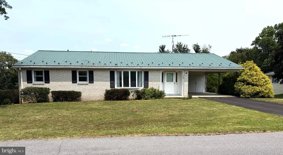 6404 Hillcrest St, Mercersburg, PA 17236 - #1