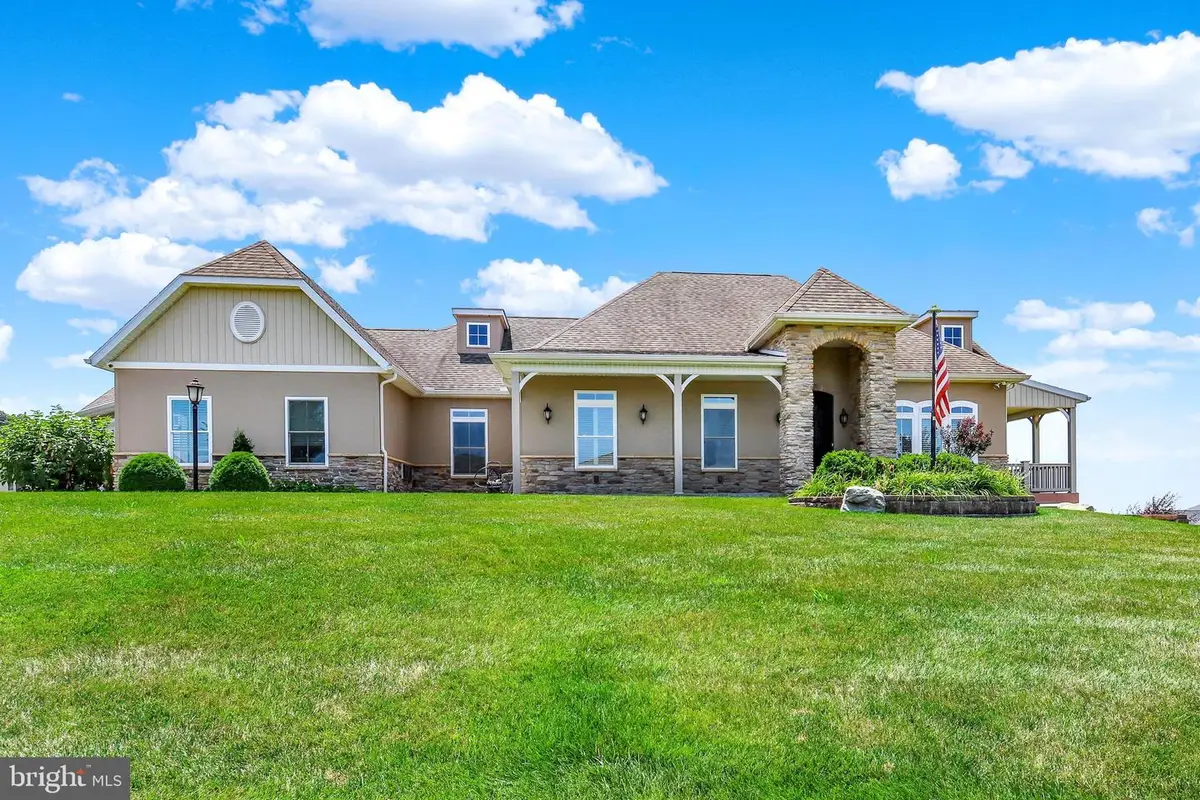 6804 Lytham Ln, Fayetteville, PA 17222 - #1
