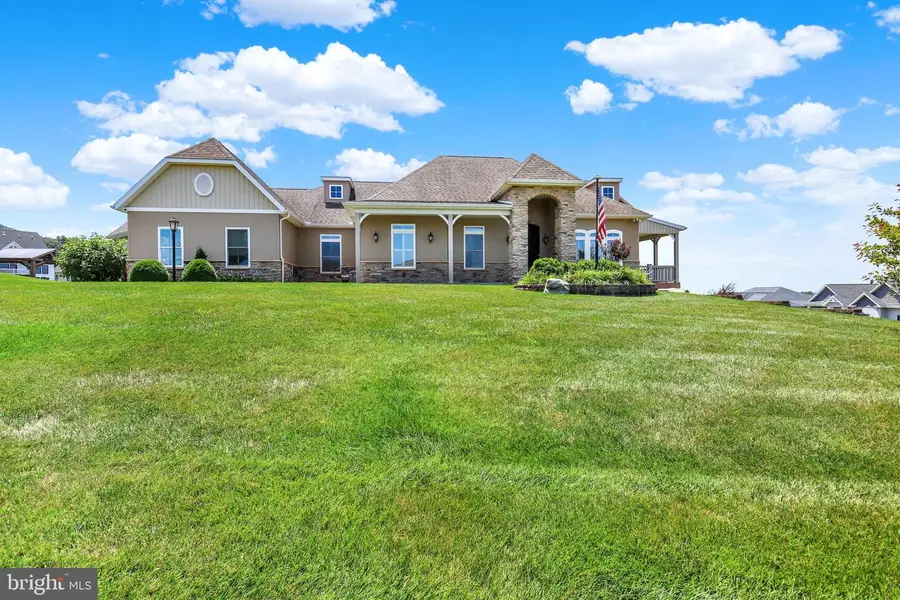 6804 Lytham Ln, Fayetteville, PA 17222 - #2