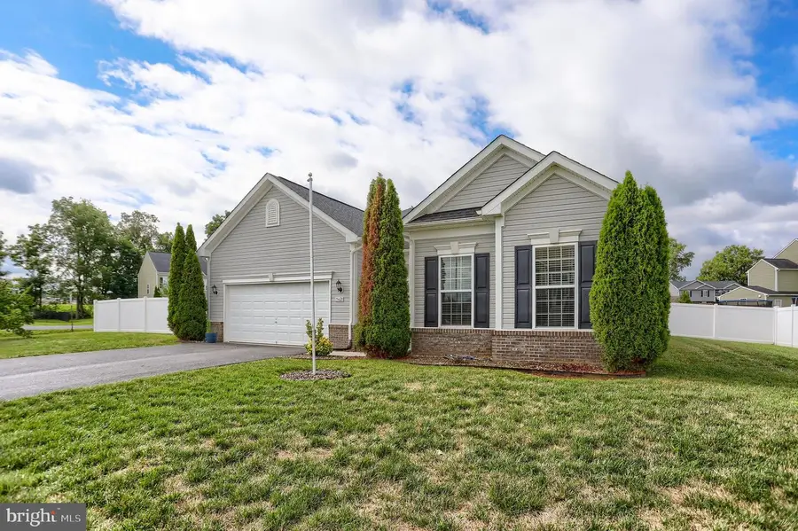 15621 Camden Drive N, Greencastle, PA 17225 - #2