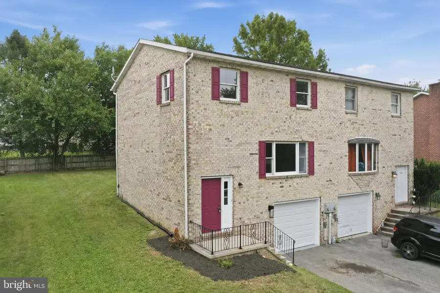 1464 Hollywell Ave, Chambersburg, PA 17201 - #3