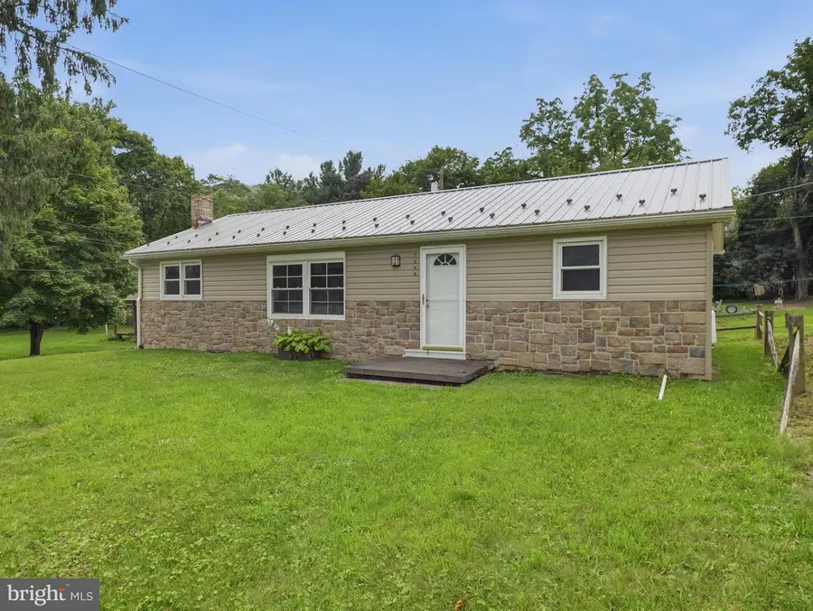 7944 Lincoln Way E, Fayetteville, PA 17222 - #2