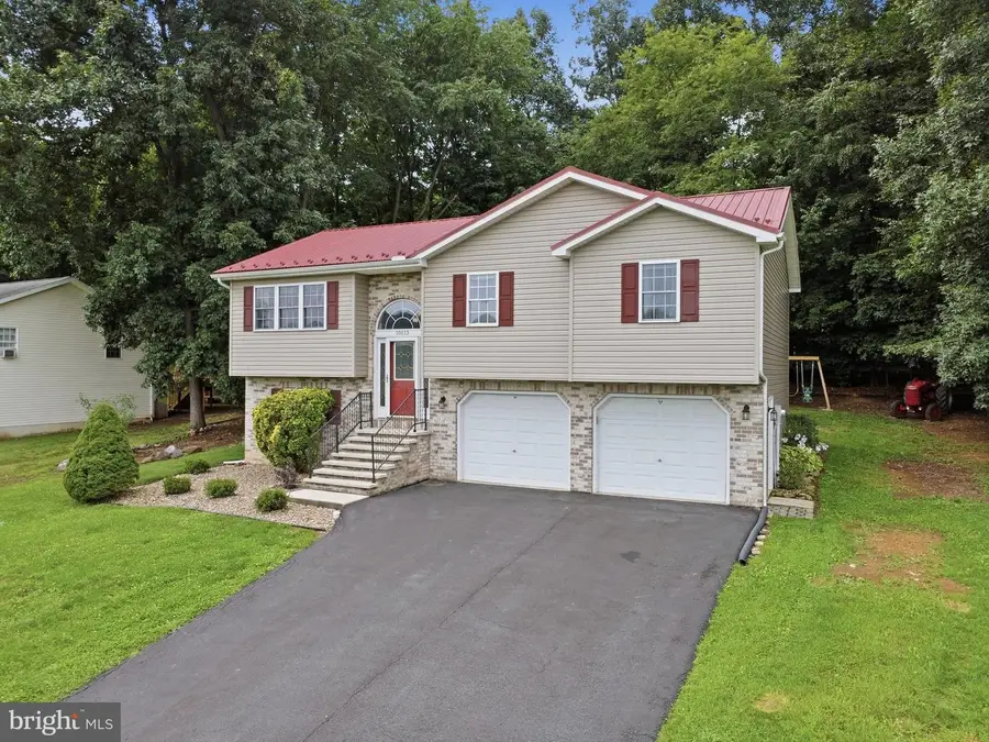 10113 Cardinal Dr, Orrstown, PA 17244 - #3