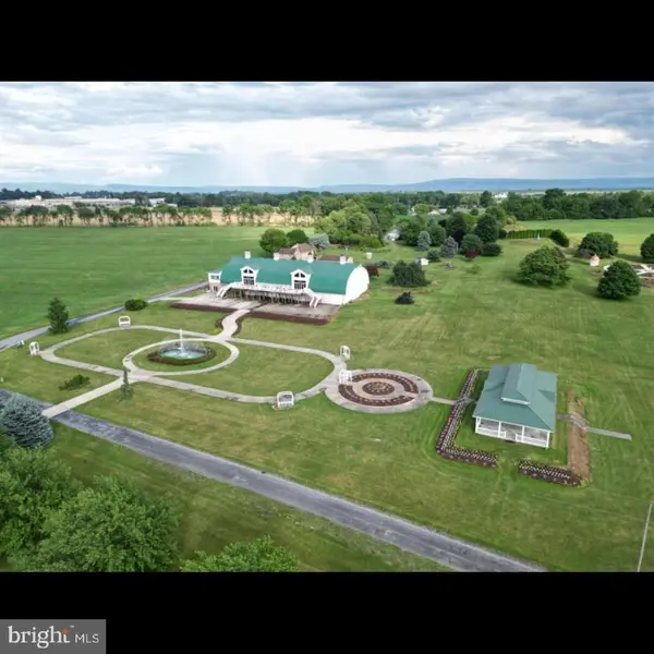 1032 Buchanan Trail East, GREENCASTLE, PA 17225