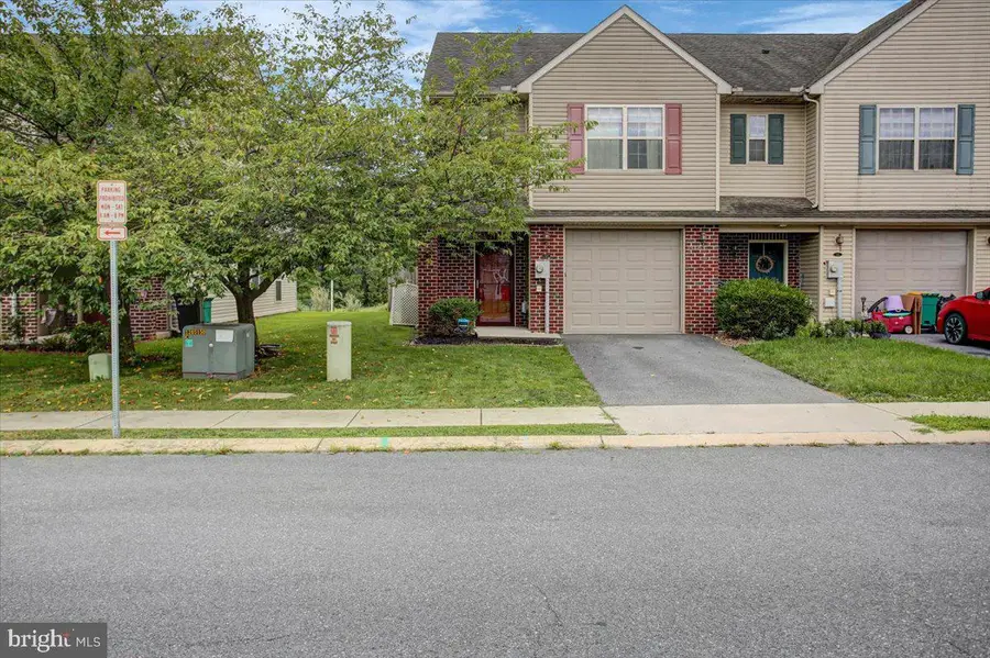 209 Meriweather Dr, Chambersburg, PA 17201 - #2