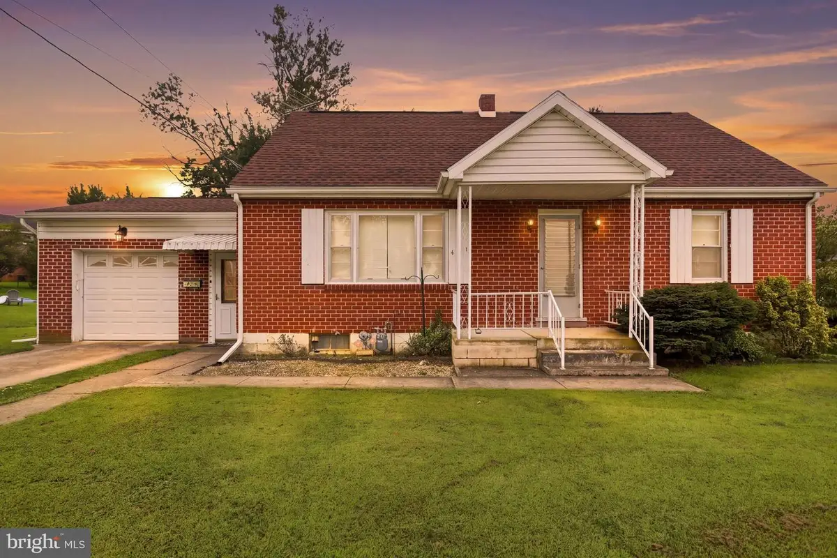 431 W. Sixth St., Waynesboro, PA 17268 - #1