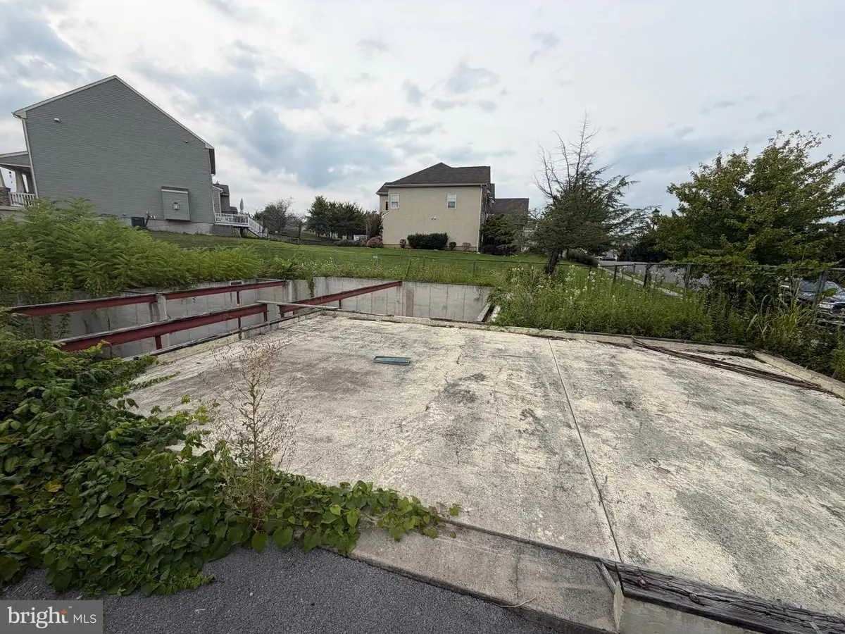 512 Creekside Boulevard, Waynesboro, PA 17268 - #1
