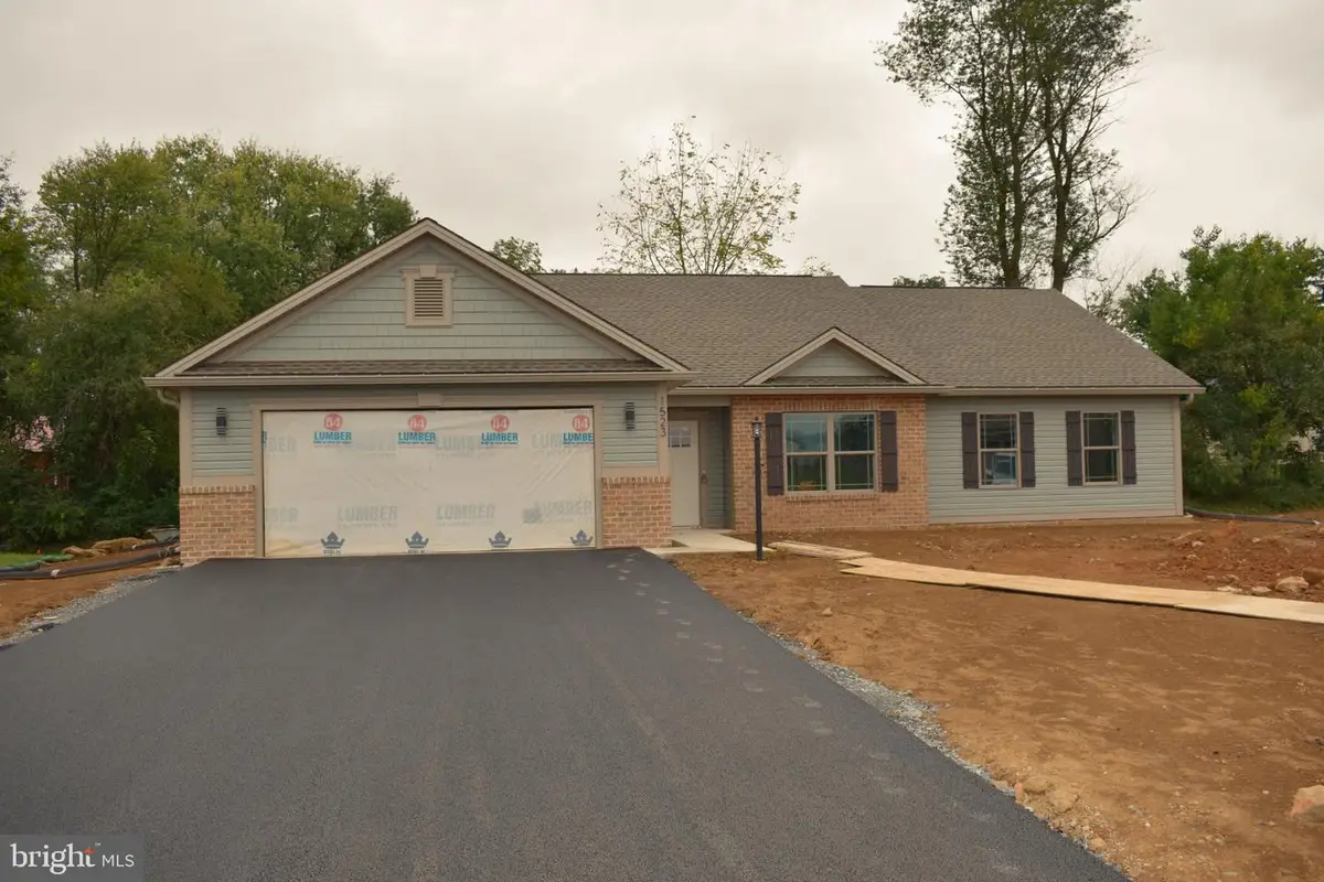 1523 Treeline Dr, Chambersburg, PA 17202 - #1