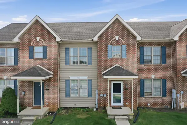 1920 Powell Dr, CHAMBERSBURG, PA 17201