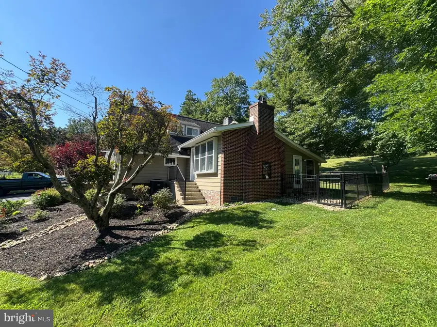 28 Pine Way, Fayetteville, PA 17222 - #3