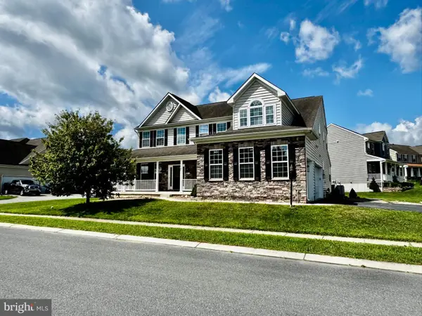 518 Creekside Boulevard, WAYNESBORO, PA 17268
