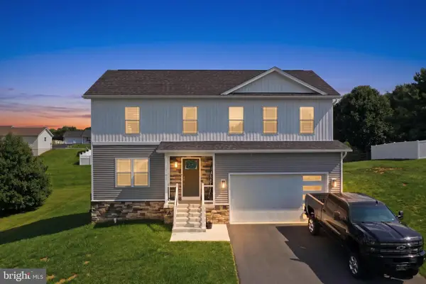 12192 Redhawk Dr, WAYNESBORO, PA 17268