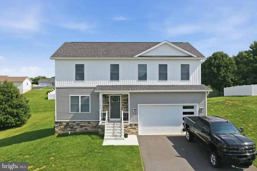 12192 Redhawk Dr, Waynesboro, PA 17268 - #2
