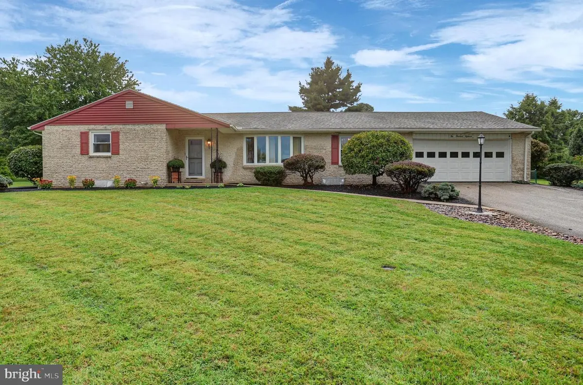 218 Meadow Ln, Chambersburg, PA 17202 - #1
