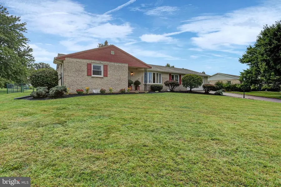 218 Meadow Ln, Chambersburg, PA 17202 - #3