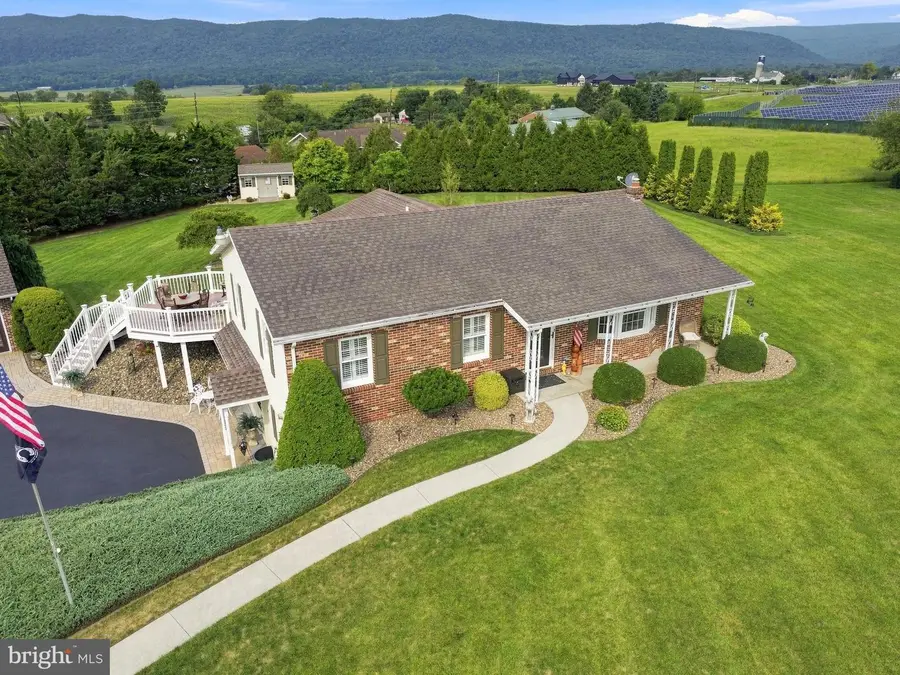 5721 Oakwood Dr, Mercersburg, PA 17236 - #2
