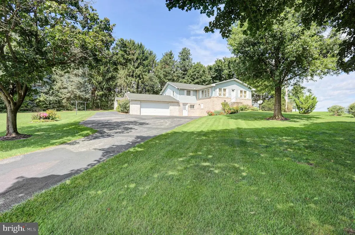 9293 Newburg Rd, Newburg, PA 17240 - #1