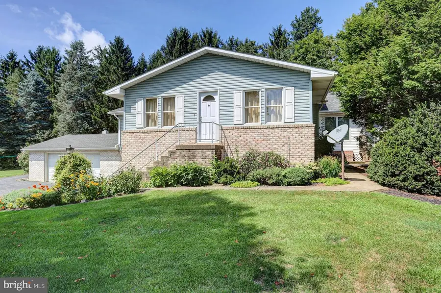 9293 Newburg Rd, Newburg, PA 17240 - #3