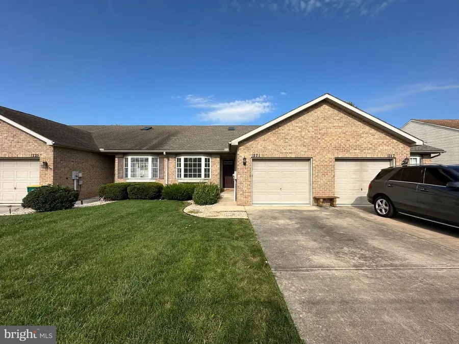 1221 Progress Rd, Chambersburg, PA 17201 - #2