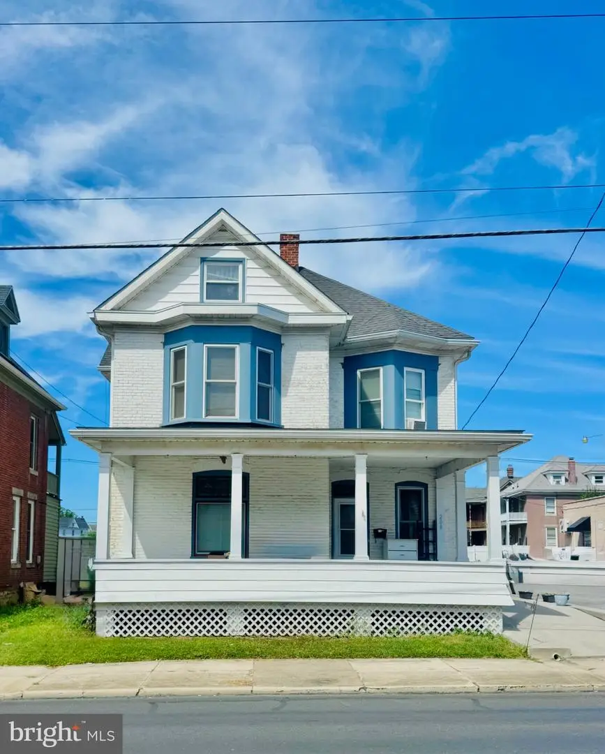 208 S Potomac St, Waynesboro, PA 17268 - #1